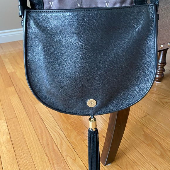 Vince Camuto IZZI Crossbody Bag - Picture 4 of 7